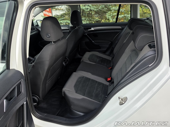 Volkswagen Golf VII kombi 1.6 TDI-NOVÉ V 2017