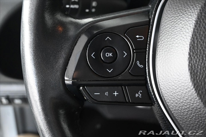 Toyota Corolla 1,8 e-CVT Hybrid 72kW Exe 2021