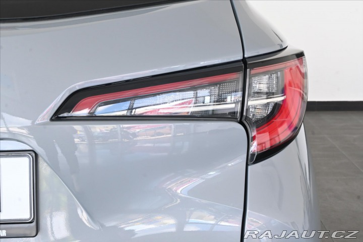 Toyota Corolla 1,8 e-CVT Hybrid 72kW Exe 2021
