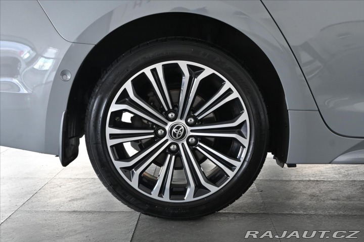 Toyota Corolla 1,8 e-CVT Hybrid 72kW Exe 2021