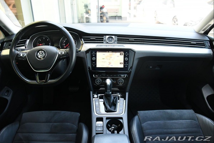 Volkswagen Passat 2.0TDi HIGHLINE PANORAMA 2019