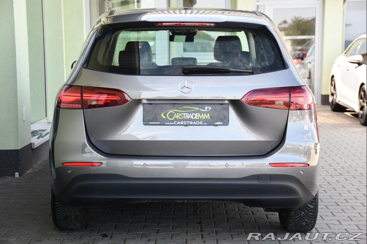 Mercedes-Benz B 200 LED CARPLAY ZÁRUKA ČR 2024