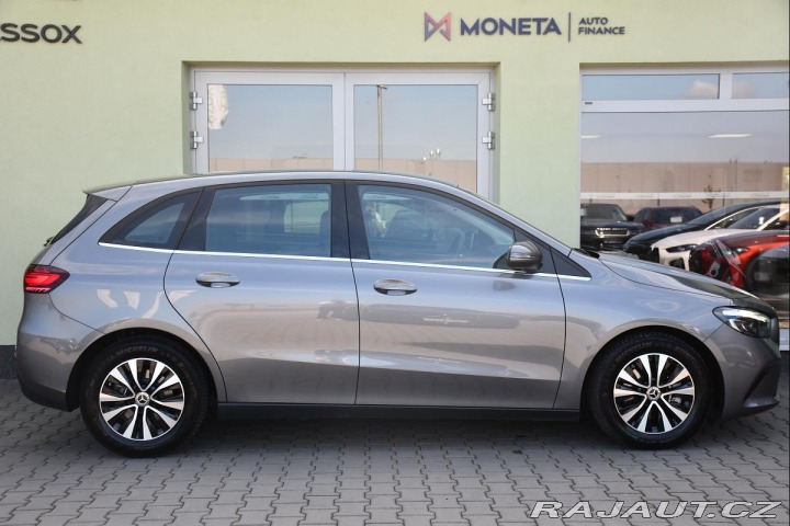 Mercedes-Benz B 200 LED CARPLAY ZÁRUKA ČR 2024