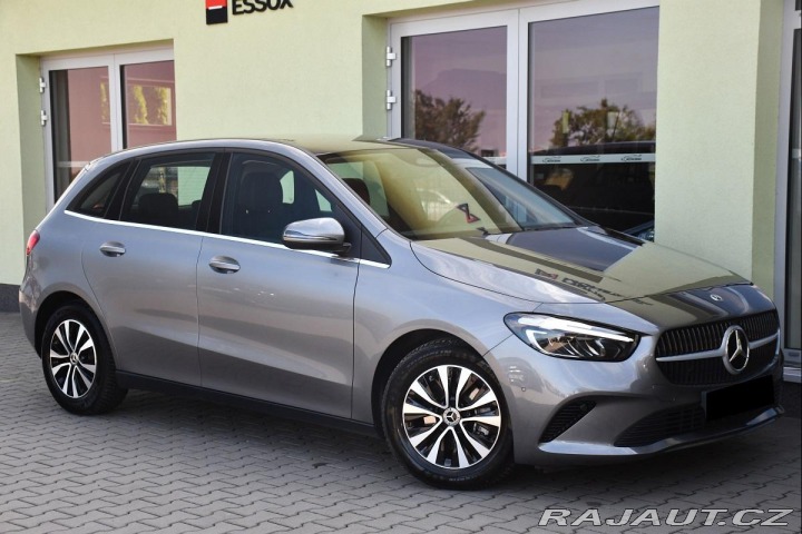 Mercedes-Benz B 200 LED CARPLAY ZÁRUKA ČR 2024