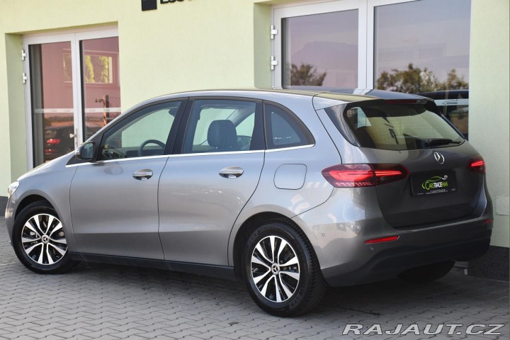 Mercedes-Benz B 200 LED CARPLAY ZÁRUKA ČR 2024
