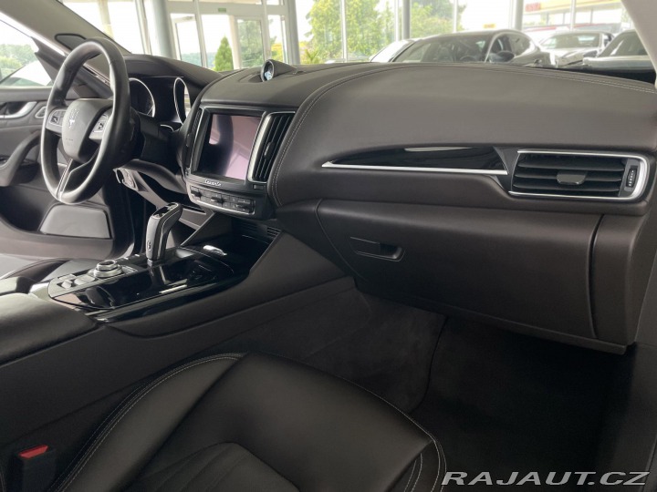 Maserati Levante  1800