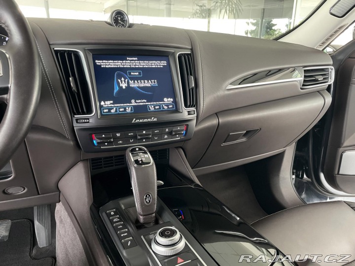 Maserati Levante  1800