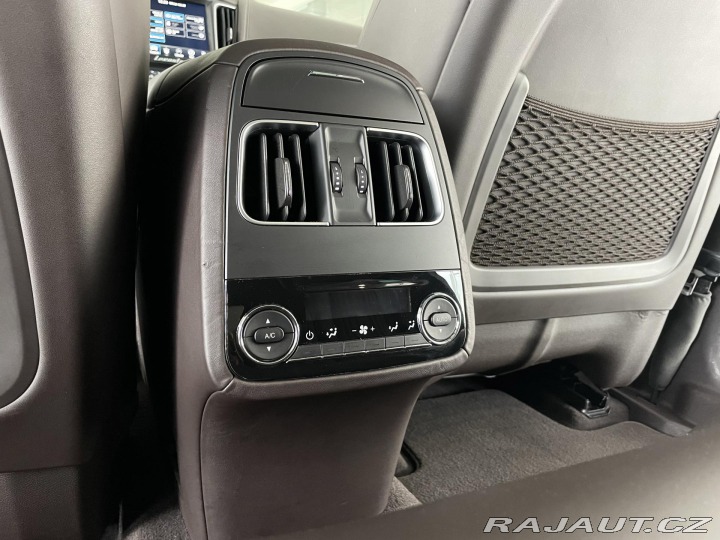 Maserati Levante  1800