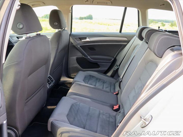Volkswagen Golf 1,6 TDI DSG LED Navi DPH 2019