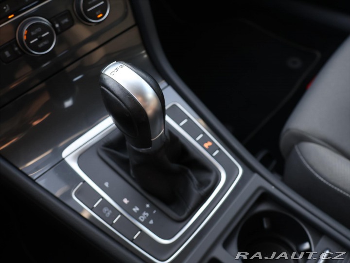 Volkswagen Golf 1,6 TDI DSG LED Navi DPH 2019