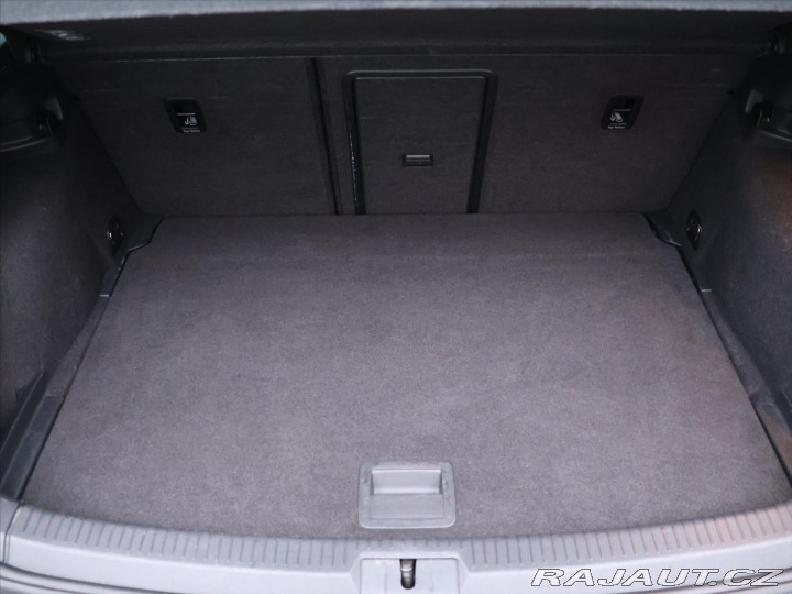 Volkswagen Golf 1,2 TSI R-Line Navi 1.Maj 2016