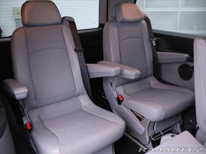 Mercedes-Benz Viano 3,0 CDI 165kW 6-Míst Auto 2012