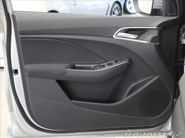 MG MG3 1,5 i 85kW Elegance 3300k 2025