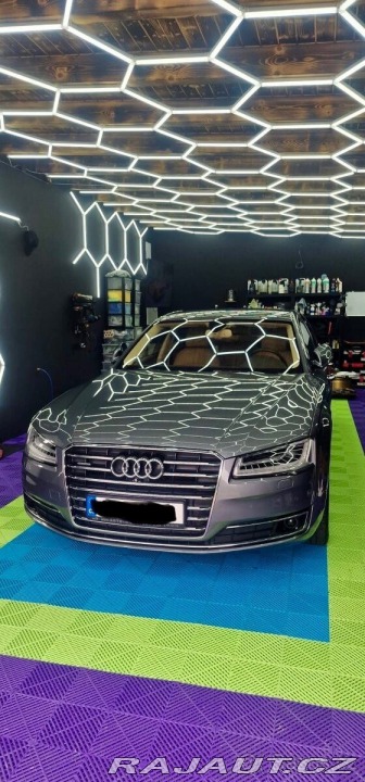 Audi A8 1800
