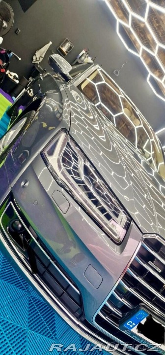 Audi A8 1800