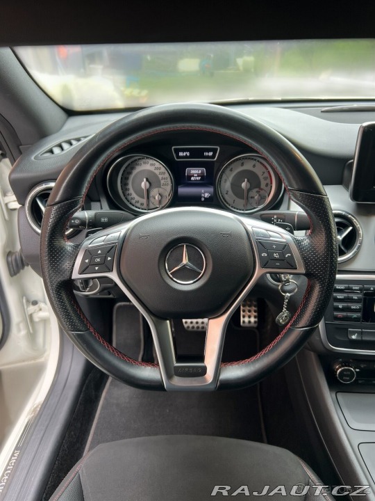 Mercedes-Benz CLA 250 4Matic, paket AMG 2014