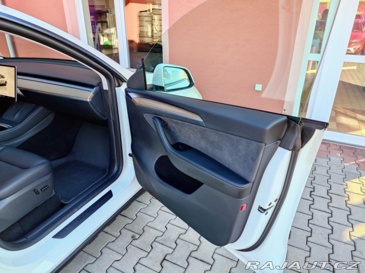 Tesla Model Y Long Range 378kW (ODPOČET 2023