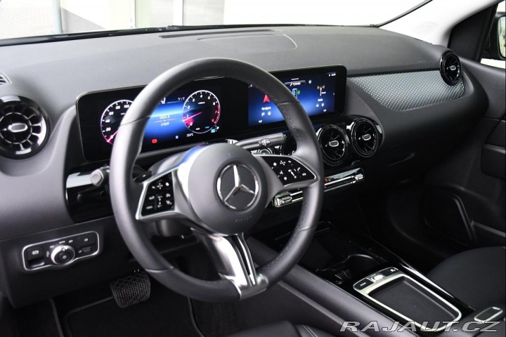 Mercedes-Benz B 200 ZÁRUKA 1M ČR 2024