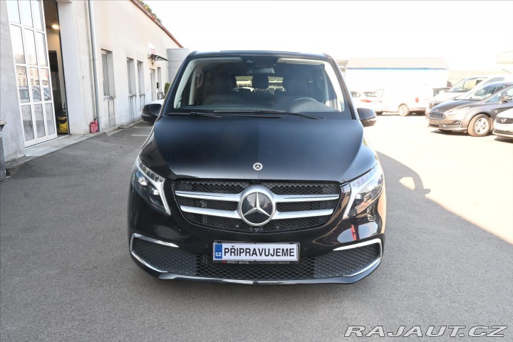 Mercedes-Benz V 2,0 300d 174 KW XL 8/MÍST 2023