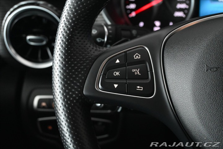 Mercedes-Benz V 2,0 300d 174 KW XL 8/MÍST 2023