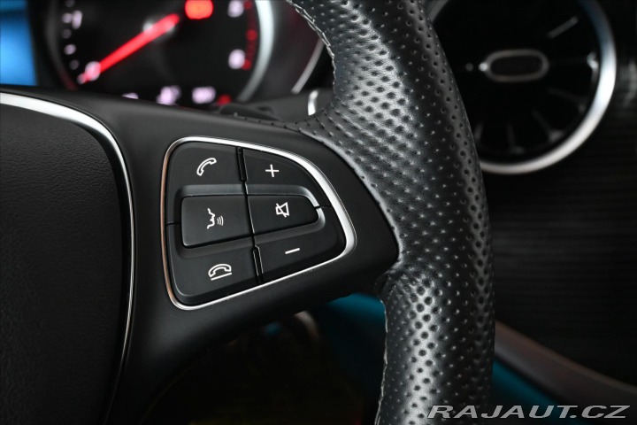 Mercedes-Benz V 2,0 300d 174 KW XL 8/MÍST 2023