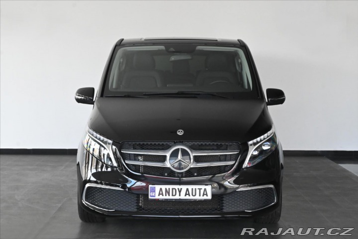 Mercedes-Benz V 2,0 300d 174 KW XL 8/MÍST 2023