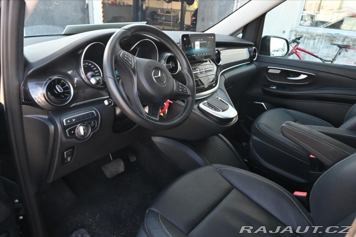 Mercedes-Benz V 2,0 300d 174KW XL 8/MÍST 2023