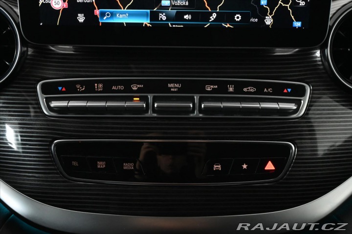 Mercedes-Benz V 2,0 300d 174 KW XL 8/MÍST 2023