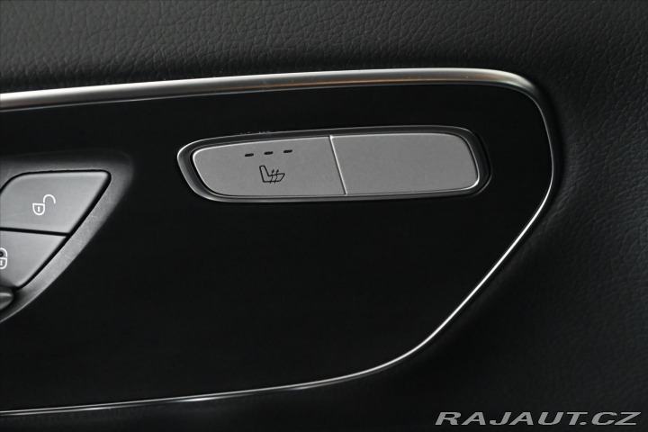 Mercedes-Benz V 2,0 300d 174 KW XL 8/MÍST 2023