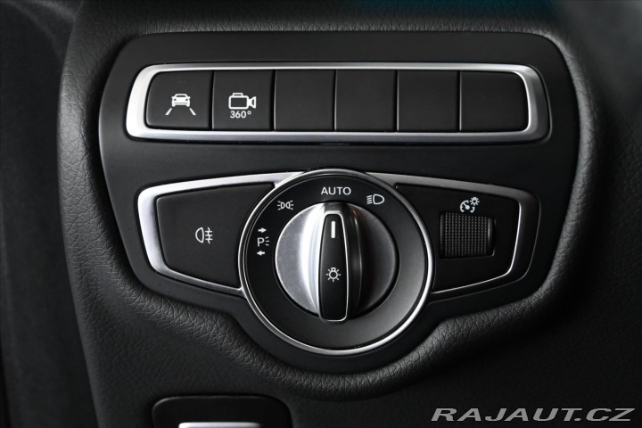 Mercedes-Benz V 2,0 300d 174 KW XL 8/MÍST 2023
