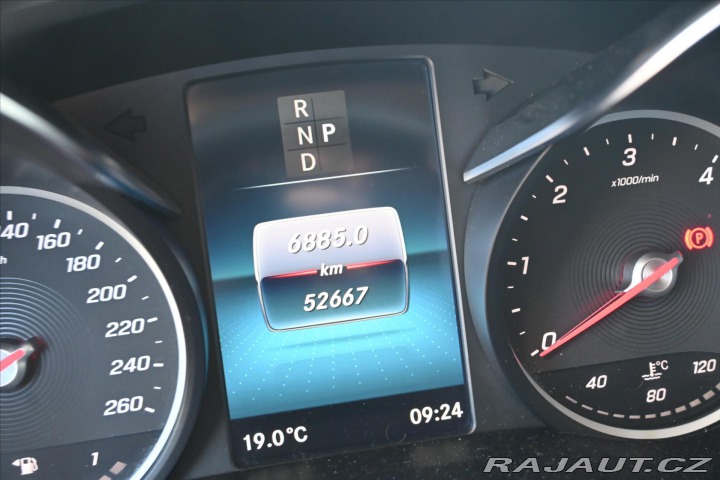 Mercedes-Benz V 2,0 300d 174KW XL 8/MÍST 2023
