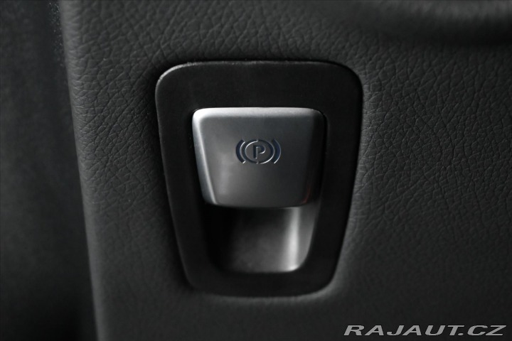 Mercedes-Benz V 2,0 300d 174 KW XL 8/MÍST 2023