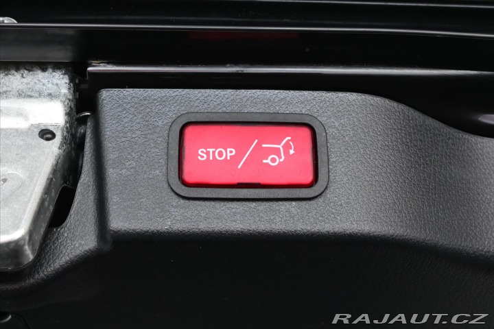 Mercedes-Benz V 2,0 300d 174 KW XL 8/MÍST 2023