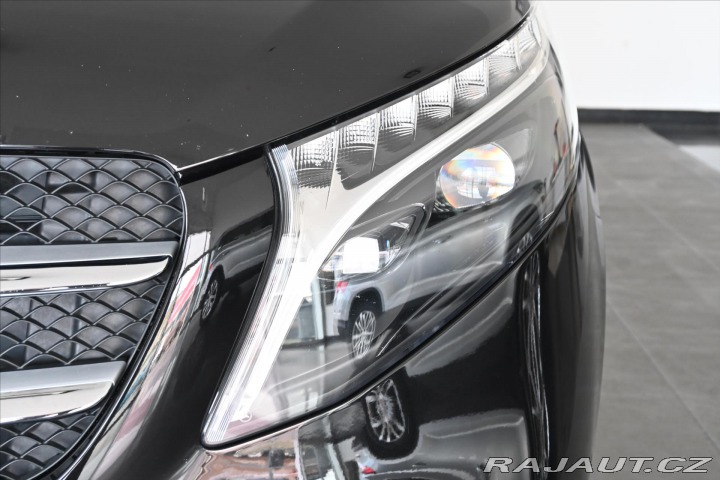 Mercedes-Benz V 2,0 300d 174 KW XL 8/MÍST 2023