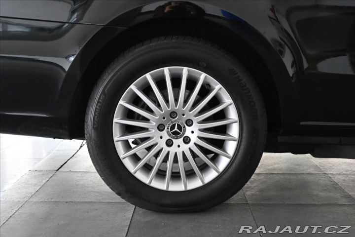 Mercedes-Benz V 2,0 300d 174 KW XL 8/MÍST 2023