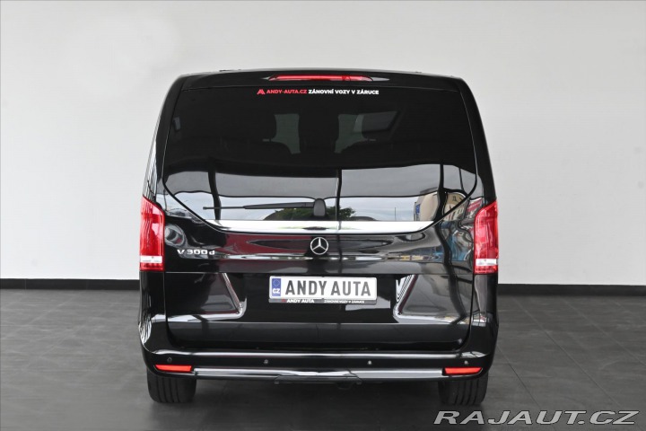 Mercedes-Benz V 2,0 300d 174 KW XL 8/MÍST 2023