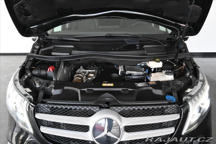 Mercedes-Benz V 2,0 300d 174 KW XL 8/MÍST 2023