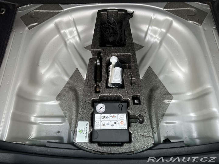 Škoda Karoq 1,0TSI 85kW TAŽNÉ LED 1.M 2018