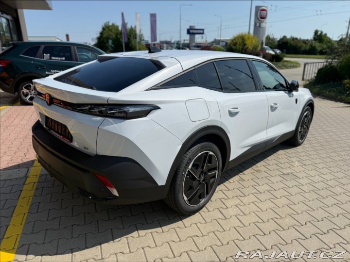 Peugeot 408 1,2 Hybrid 145 e-DCS6 GT 2025