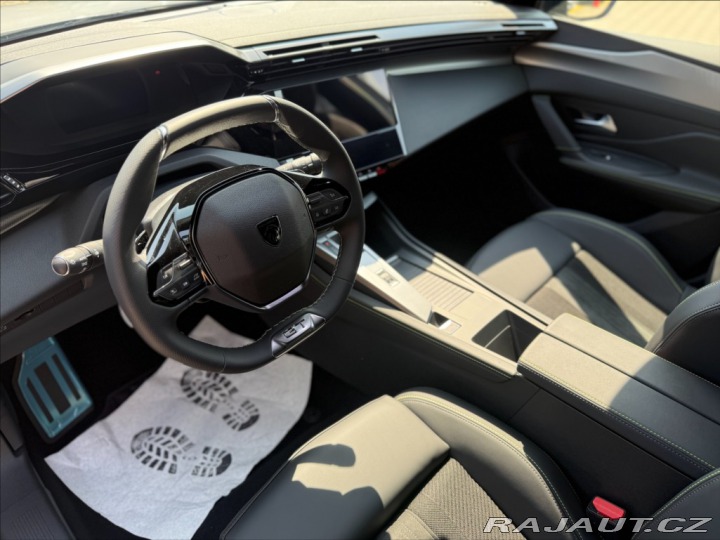 Peugeot 408 1,2 Hybrid 145 e-DCS6 GT 2025