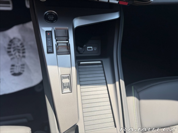 Peugeot 408 1,2 Hybrid 145 e-DCS6 GT 2025