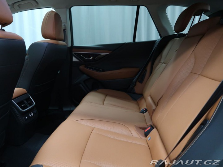 Subaru Outback TOURING 4X4 + hnědá kůže. 2025