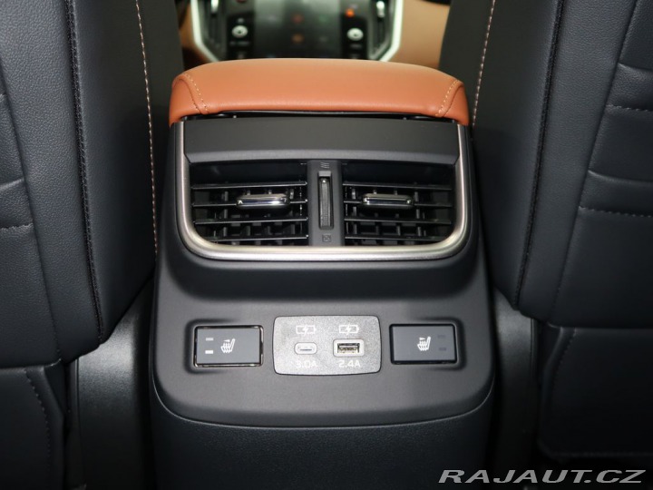 Subaru Outback TOURING 4X4 + hnědá kůže. 2025