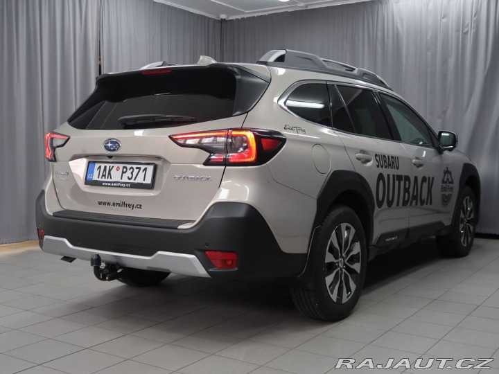 Subaru Outback TOURING 4X4 + hnědá kůže. 2025