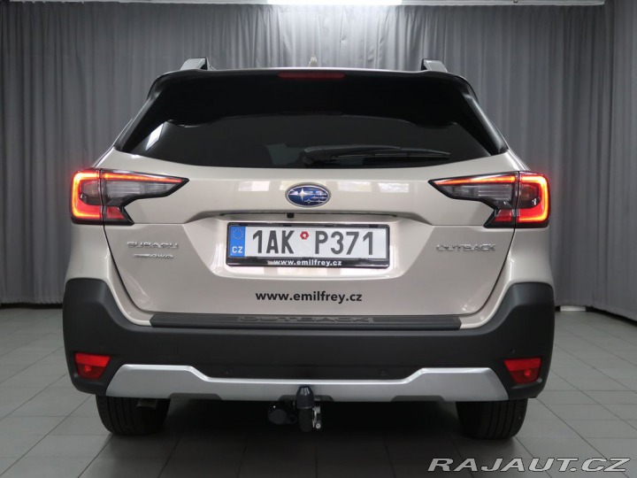 Subaru Outback TOURING 4X4. REZERVACE! 2025
