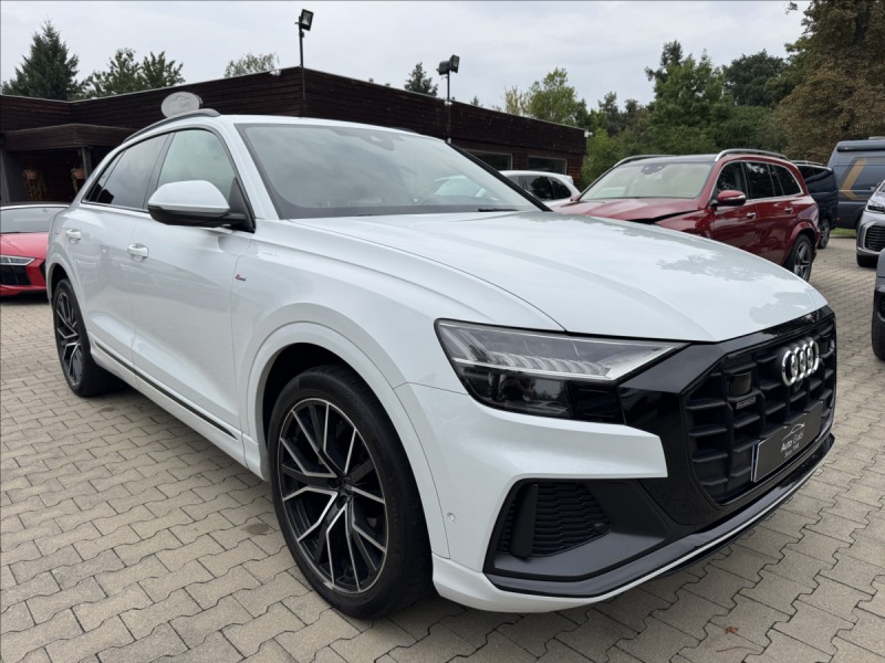 Audi Q8 50TDI S-line Nez.top