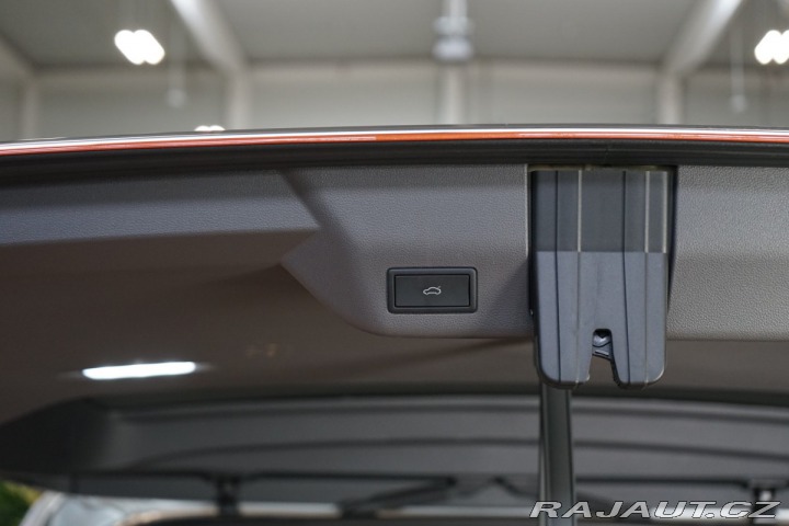 Volkswagen Multivan 2.0 TDI*TWO-TONE*ZÁRUKA*H 2025