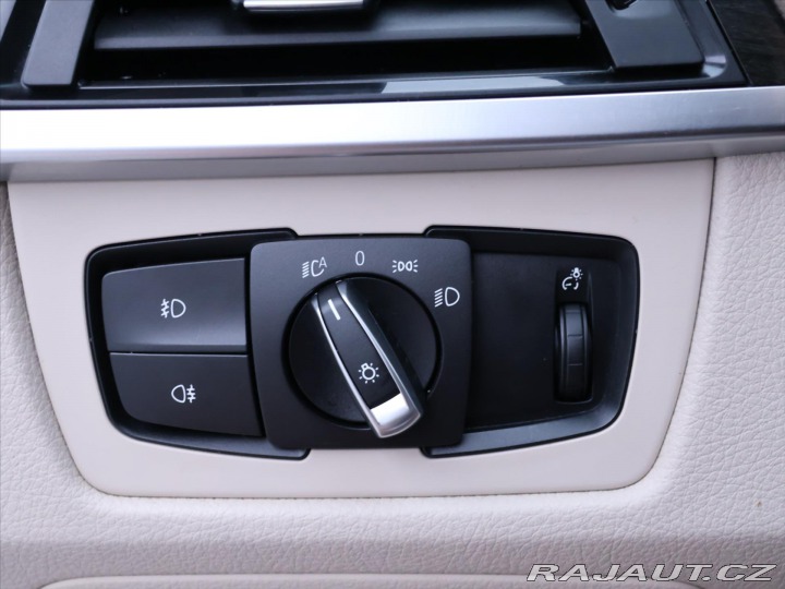 BMW 3 2,0 320d GT 135kW Xenon 2013