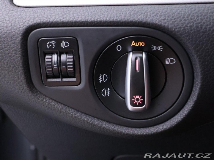 Volkswagen Sharan 2,0 TDI 103kW DSG 7-Míst 2012