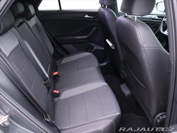 Volkswagen T-Roc 1,5 TSI 110 kW DSG R-Line 2021